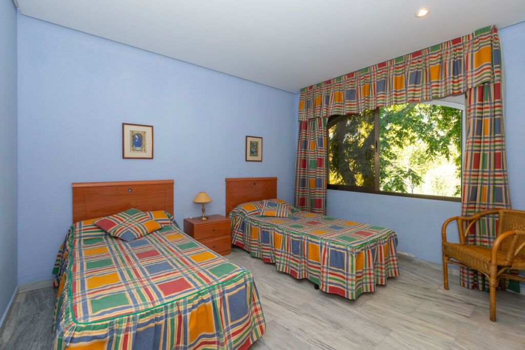 Middle Floor Apartment Elviria Málaga - image 17