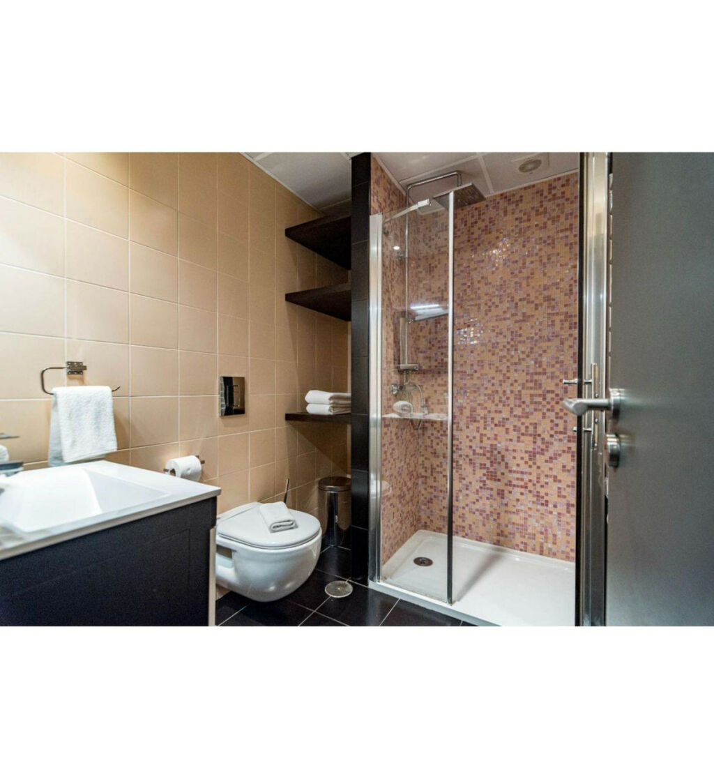 Middle Floor Apartment Puerto Banús Málaga - image 22