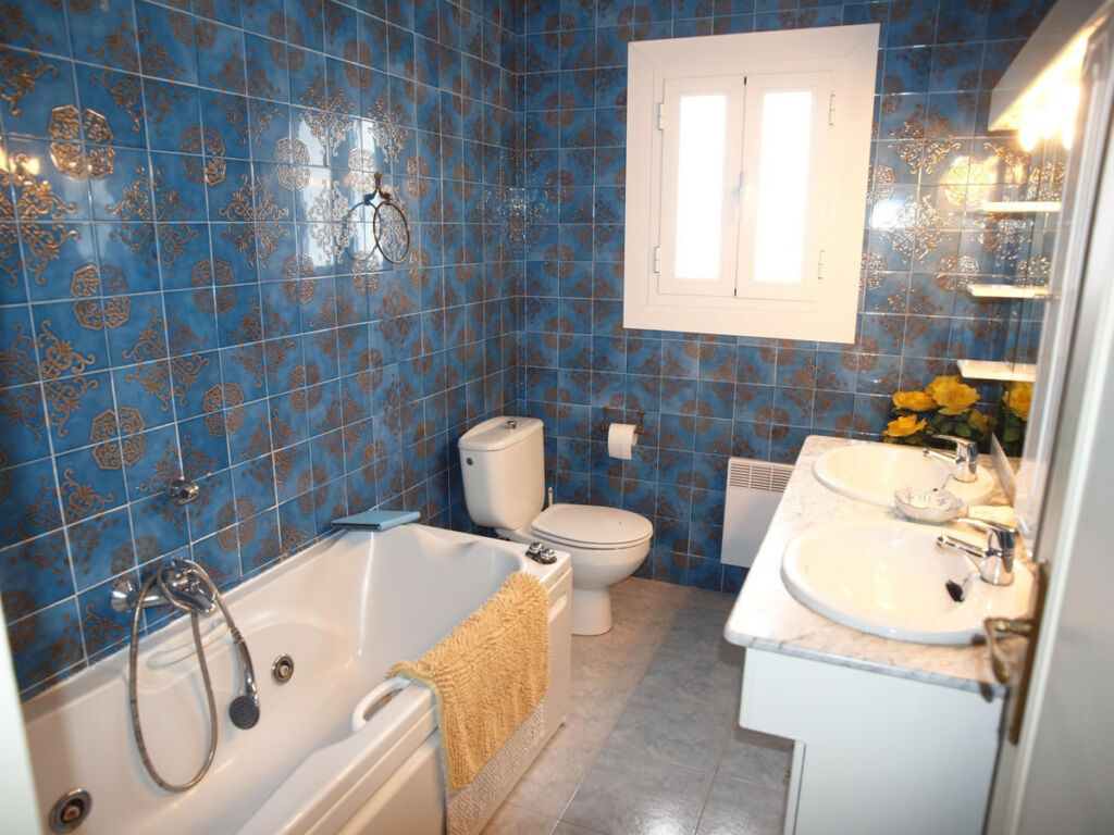 Detached Villa Benajarafe Málaga - image 17