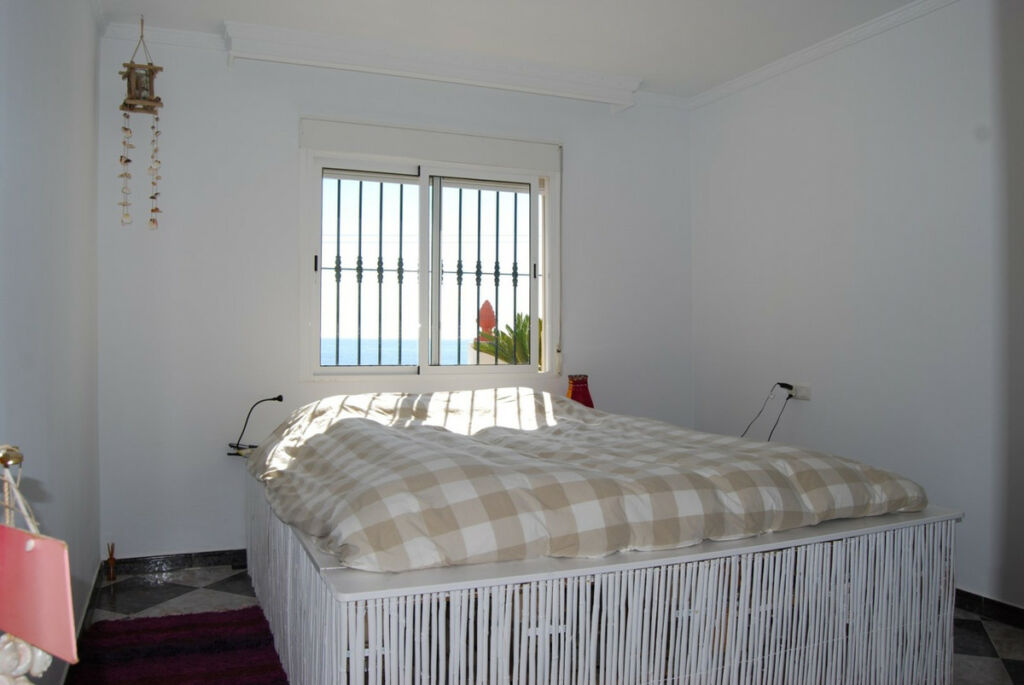 Semi-Detached House Lagos Málaga - image 17