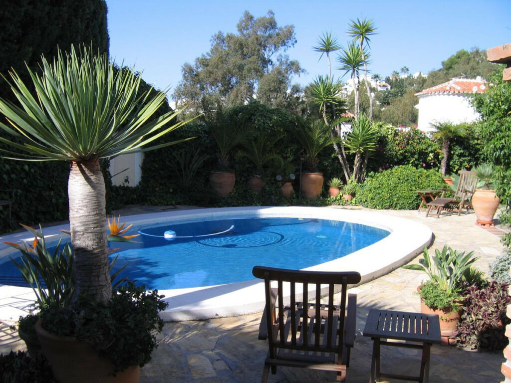Detached Villa Benajarafe Málaga - image 17