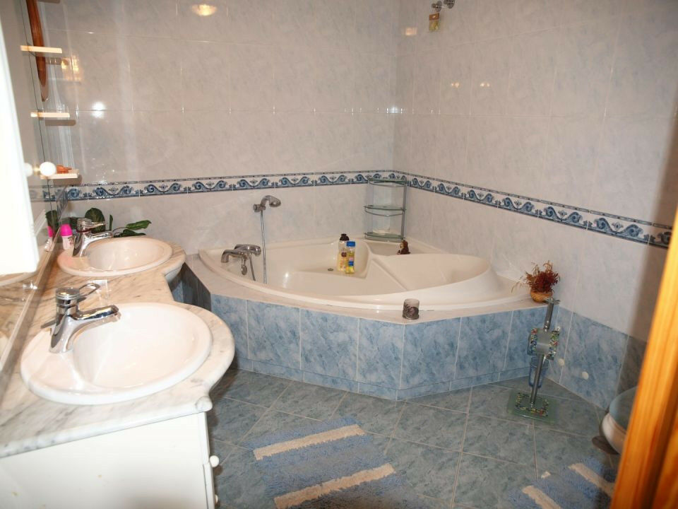 Detached Villa Mezquitilla Málaga - image 17