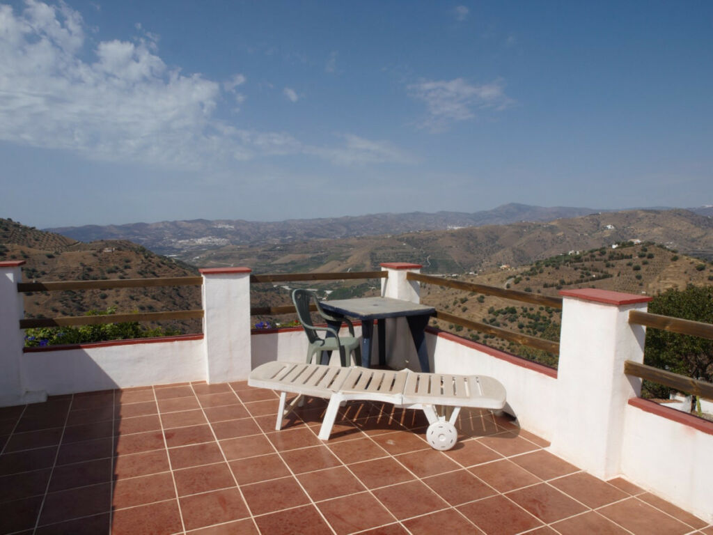 Detached Villa Canillas de Aceituno Málaga - image 17