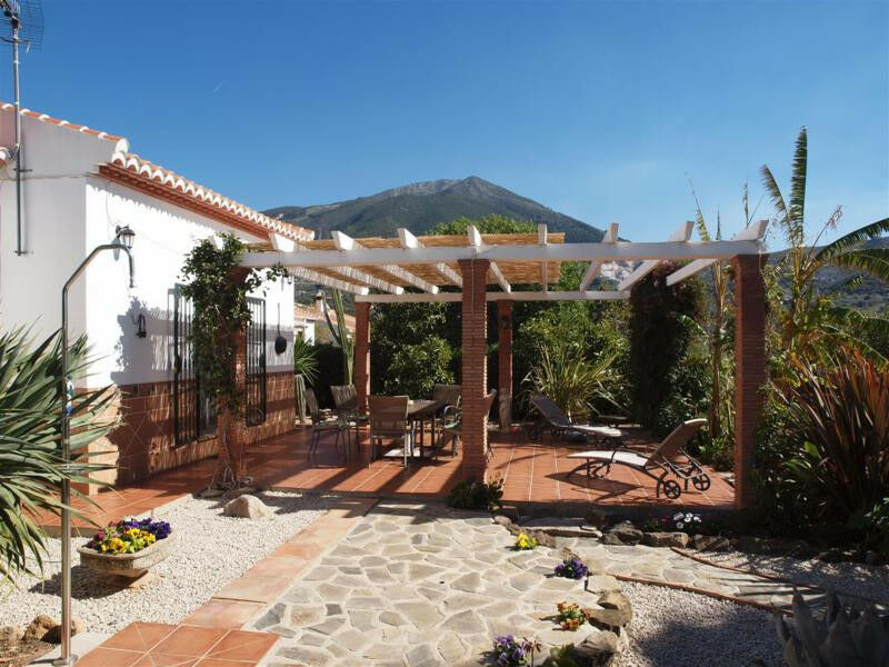 Detached Villa Viñuela Málaga - image 17
