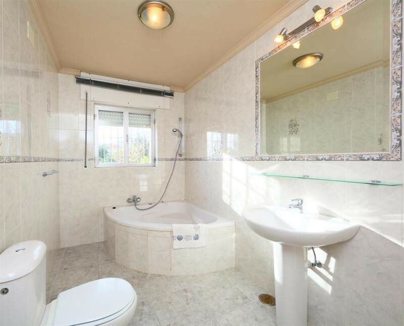 Detached Villa Benajarafe Málaga - image 17