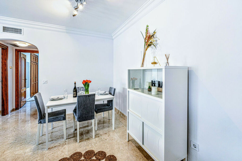 Middle Floor Apartment Estepona Málaga - image 18