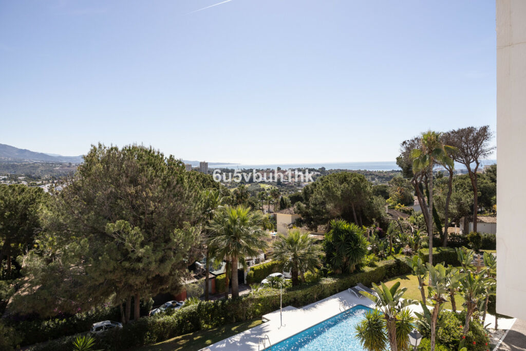Middle Floor Apartment Nueva Andalucía Málaga - image 18