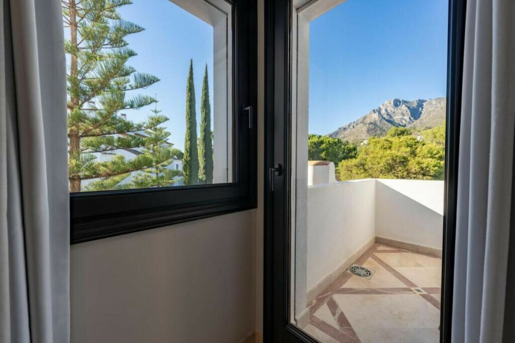 Penthouse Sierra Blanca Málaga - image 18