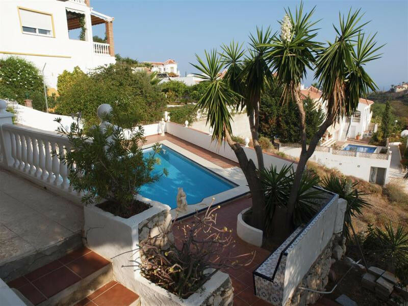 Detached Villa Benajarafe Málaga - image 18