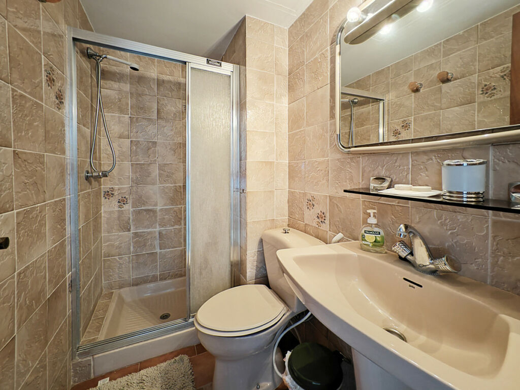 Middle Floor Apartment Los Boliches Málaga - image 18