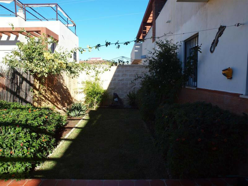 Ground Floor Apartment Almayate Málaga - image 19
