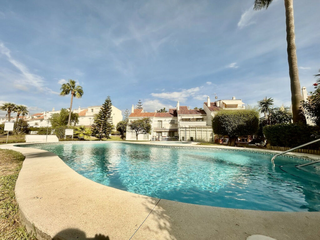 Townhouse New Golden Mile Málaga - image 19