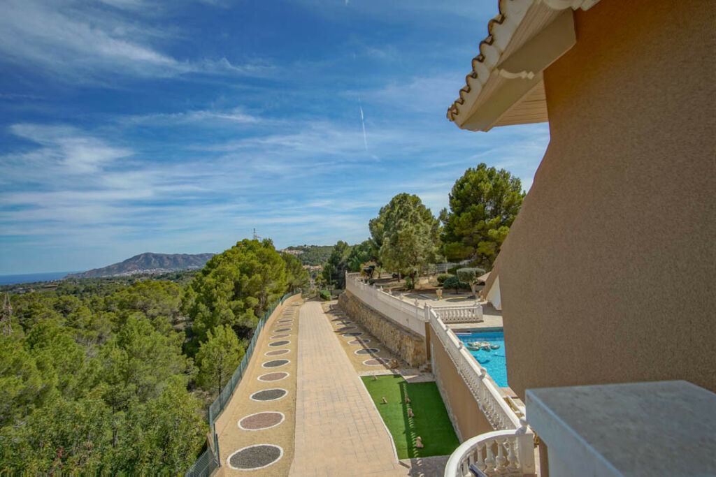 Detached Villa La Nucia Alicante - image 19