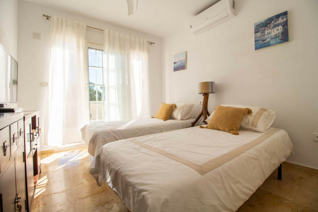 Detached Villa Las Ramblas Golf Alicante - image 19