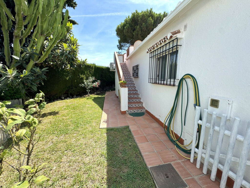 Detached Villa Calahonda Málaga - image 19