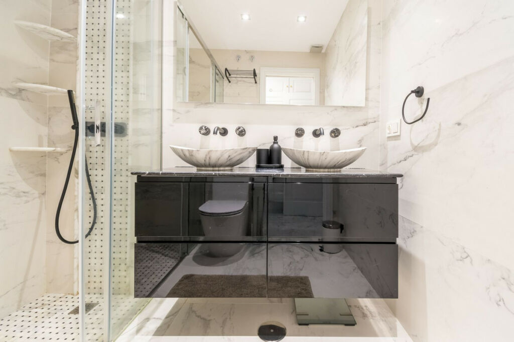 Ground Floor Apartment The Golden Mile Málaga - image 19