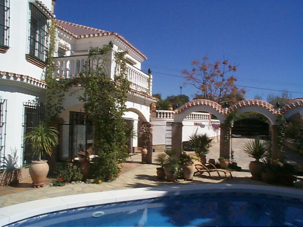 Detached Villa Benajarafe Málaga - image 19