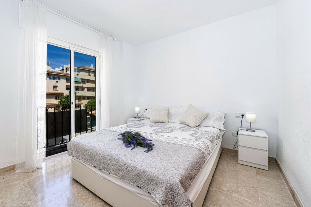 Middle Floor Apartment Estepona Málaga - image 19