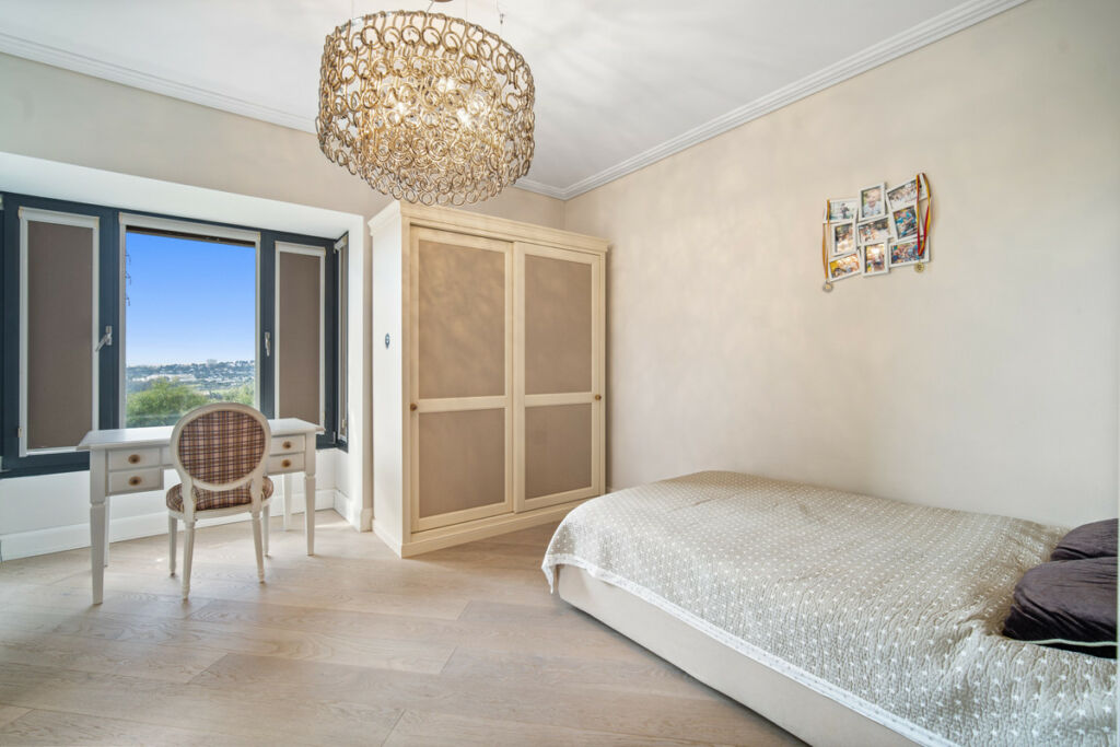 Detached Villa The Golden Mile Málaga - image 22