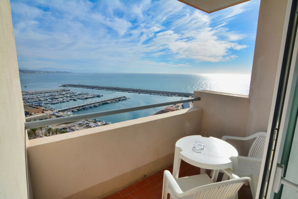 Middle Floor Studio Fuengirola Málaga - image 2