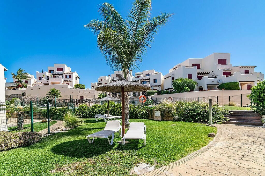 Ground Floor Apartment Casares Málaga - image 2