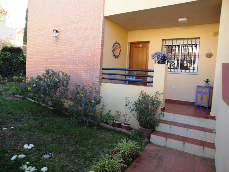 Ground Floor Apartment Caleta de Vélez Málaga - image 2