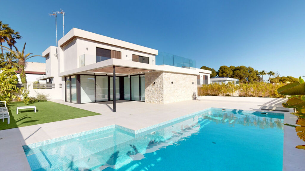 Detached Villa Lomas de Cabo Roig Alicante - image 2