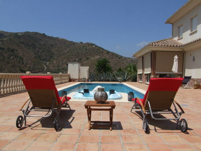 Detached Villa Arenas Málaga - image 2