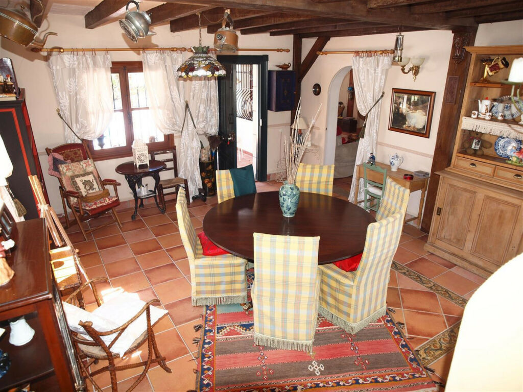 Detached Villa Viñuela Málaga - image 2