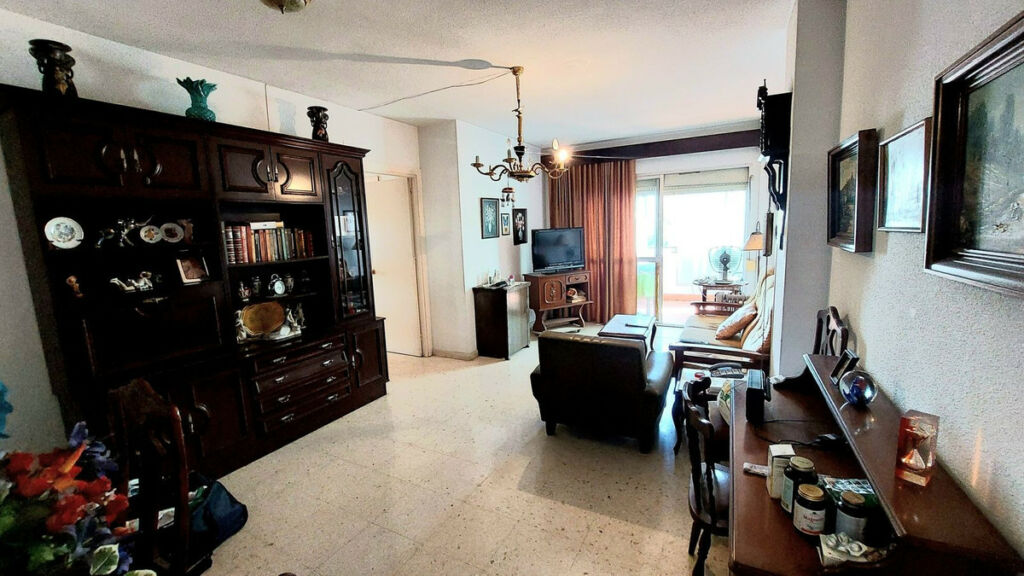 Middle Floor Apartment Fuengirola Málaga - image 2