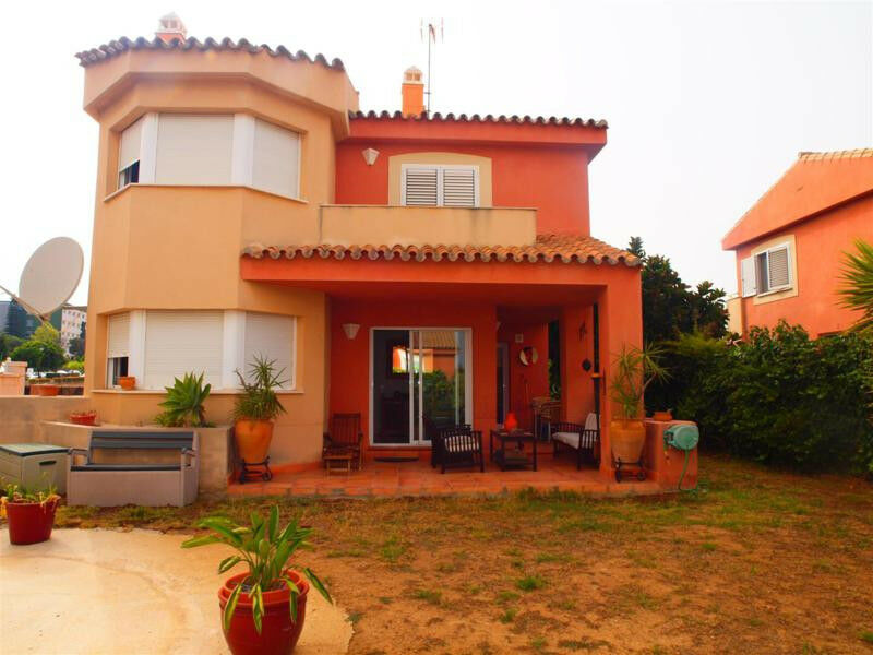 Detached Villa Torre del Mar Málaga - image 2