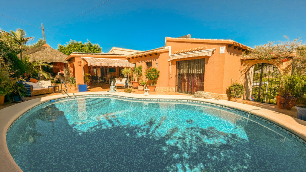 Detached Villa Orba Alicante - image 2