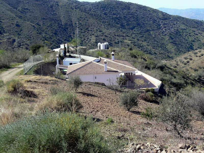 Detached Villa Sedella Málaga - image 2