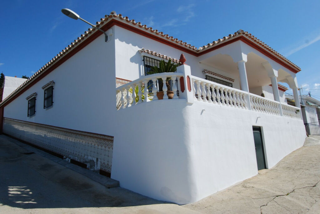 Semi-Detached House Lagos Málaga - image 2
