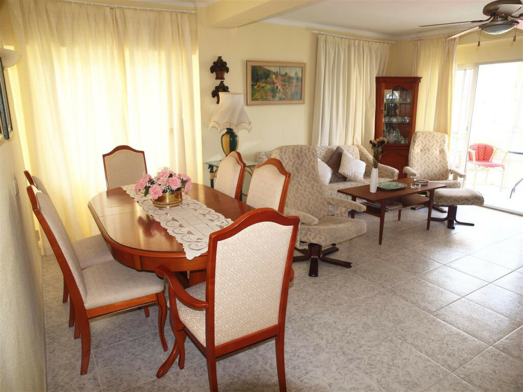 Middle Floor Apartment Algarrobo Málaga - image 2