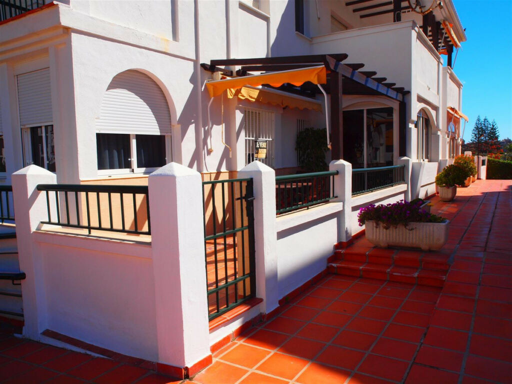 Ground Floor Apartment Torrox Málaga - image 2