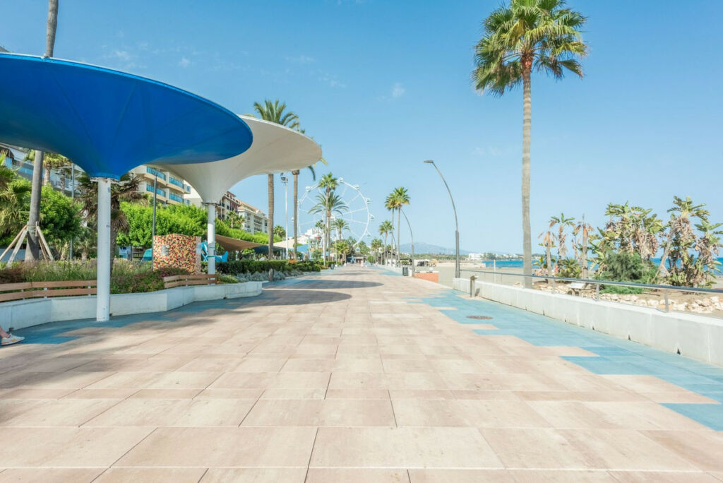 Middle Floor Apartment Estepona Málaga - image 15