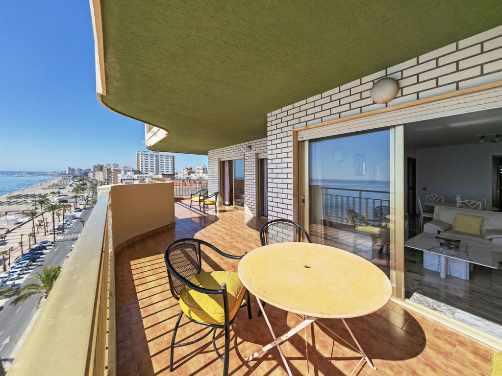 Middle Floor Apartment Los Boliches Málaga - image 2
