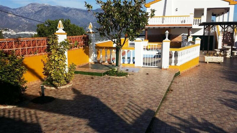 Detached Villa Torrox Málaga - image 2