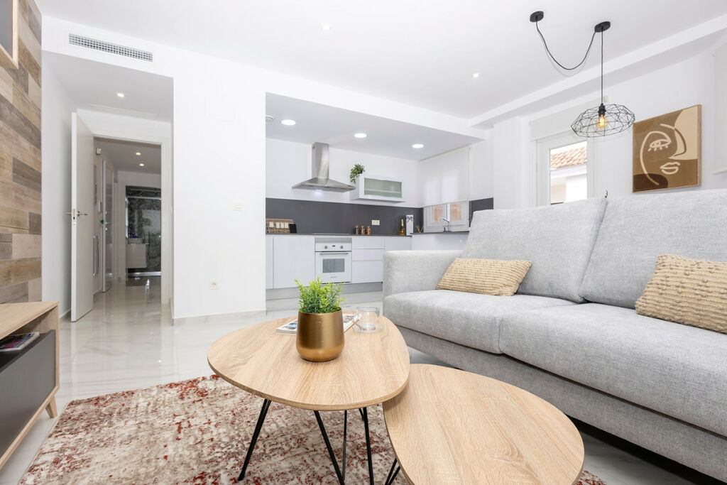 Middle Floor Apartment Jacarilla Alicante - image 2