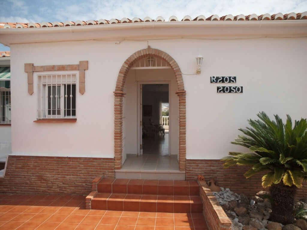 Detached Villa Nerja Málaga - image 2