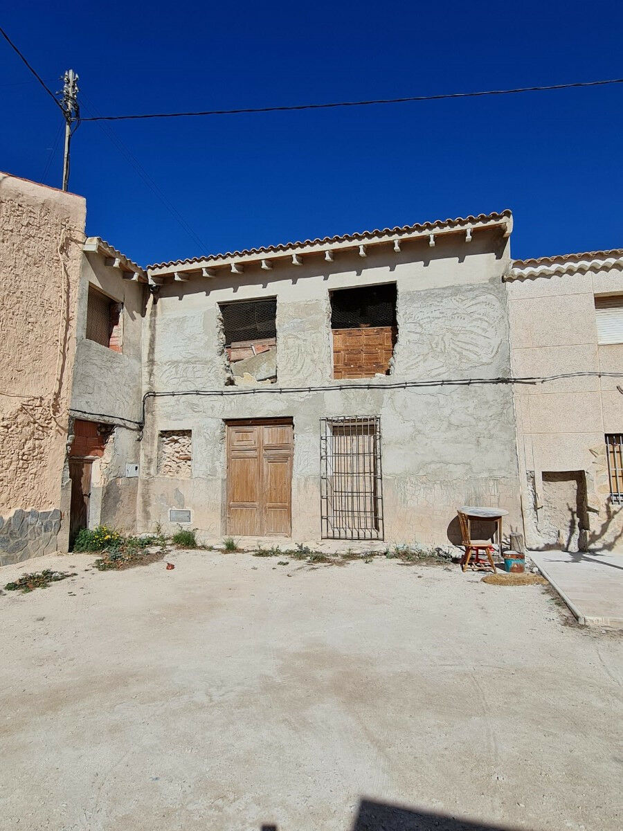 Townhouse Pinoso Alicante - image 2