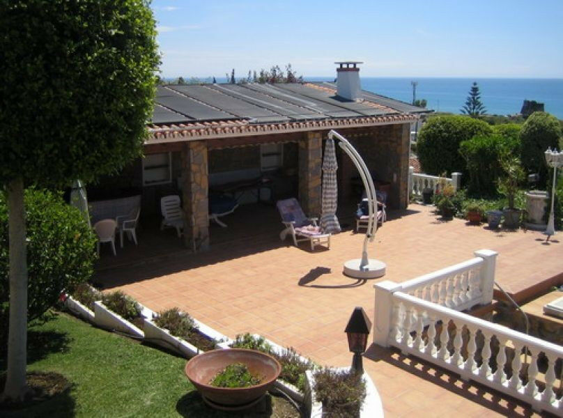 Detached Villa Benajarafe Málaga - image 2