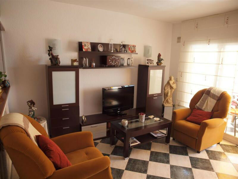 Middle Floor Apartment Caleta de Vélez Málaga - image 2