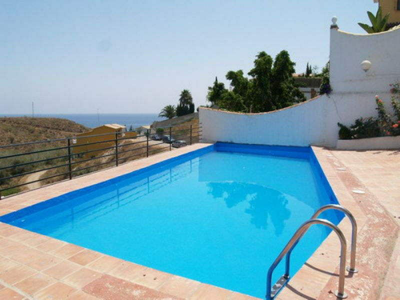Semi-Detached House Benajarafe Málaga - image 2