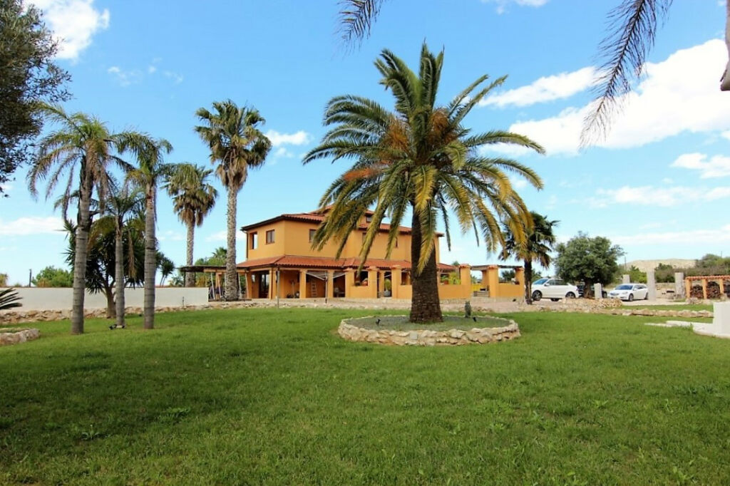 Detached Villa Pedreguer Alicante - image 2