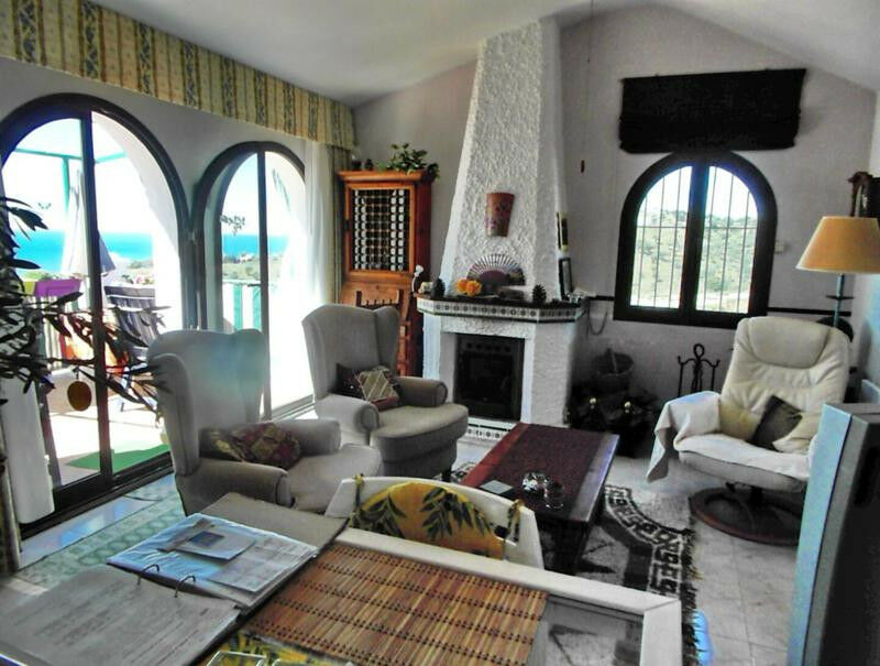 Detached Villa Benajarafe Málaga - image 2