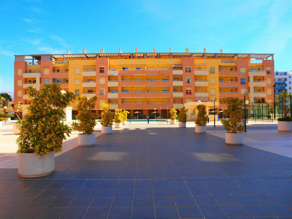 Middle Floor Apartment Torre del Mar Málaga - image 2
