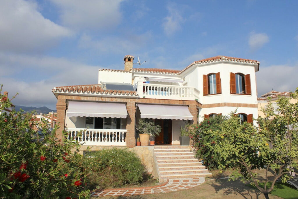 Detached Villa Vélez-Málaga Málaga - image 2
