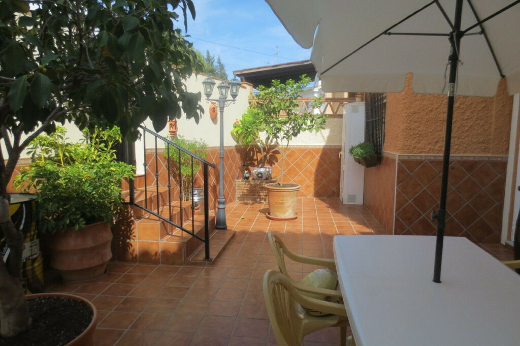 Semi-Detached House El Coto Málaga - image 2